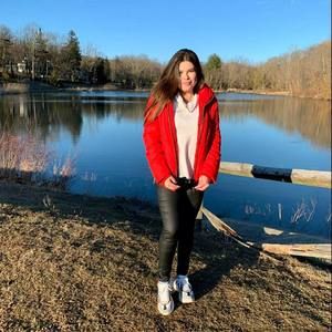 Meet your Posher, Lina